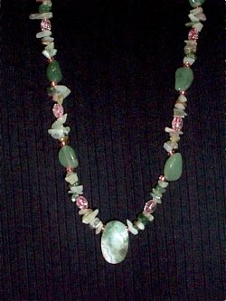 necklace, earrings, jadeite chips, green, jade, chunks, crackle glass, pink, sead beads, silvertone, toggle closure