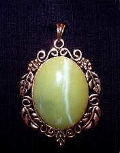 pendant, striped jade, leaf pattern, goldtone pendant, 40x30mm Round